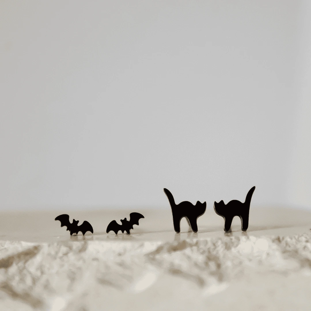 After Dark Stud Set of 2